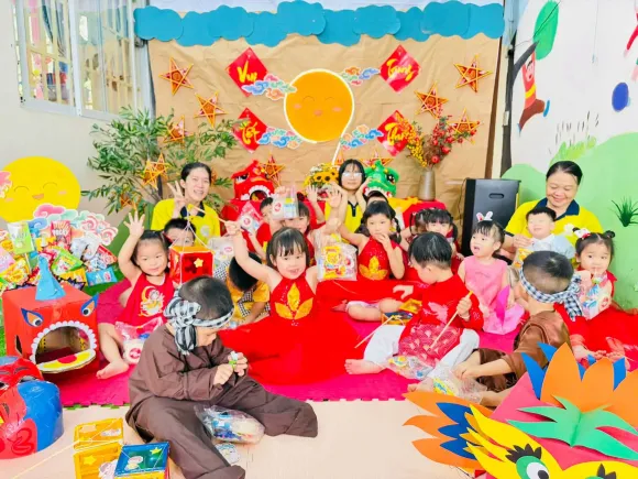 Trang Trí Bức Tranh Từ Hoa Lá – Bé Sáng Tạo Cùng Thiên Nhiên