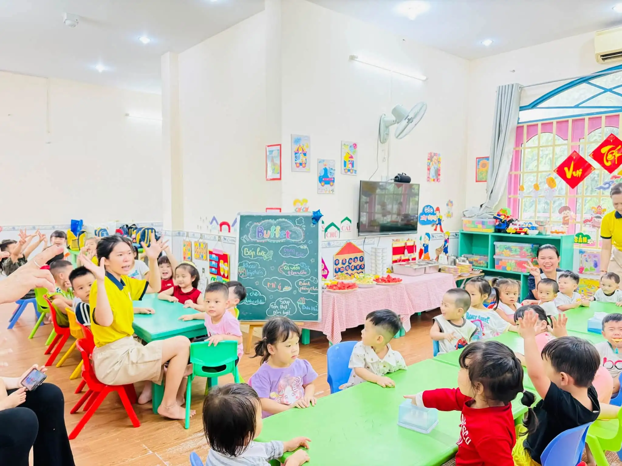 TRƯỜNG MẦM NON MĂT TRỜI BÉ CON