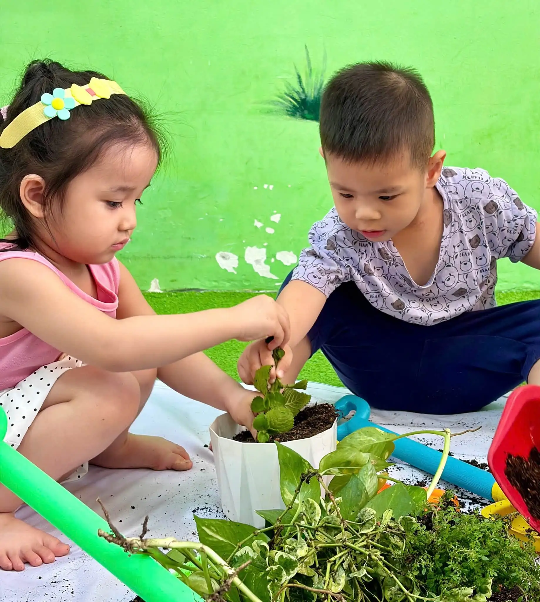 TRƯỜNG MẦM NON MĂT TRỜI BÉ CON