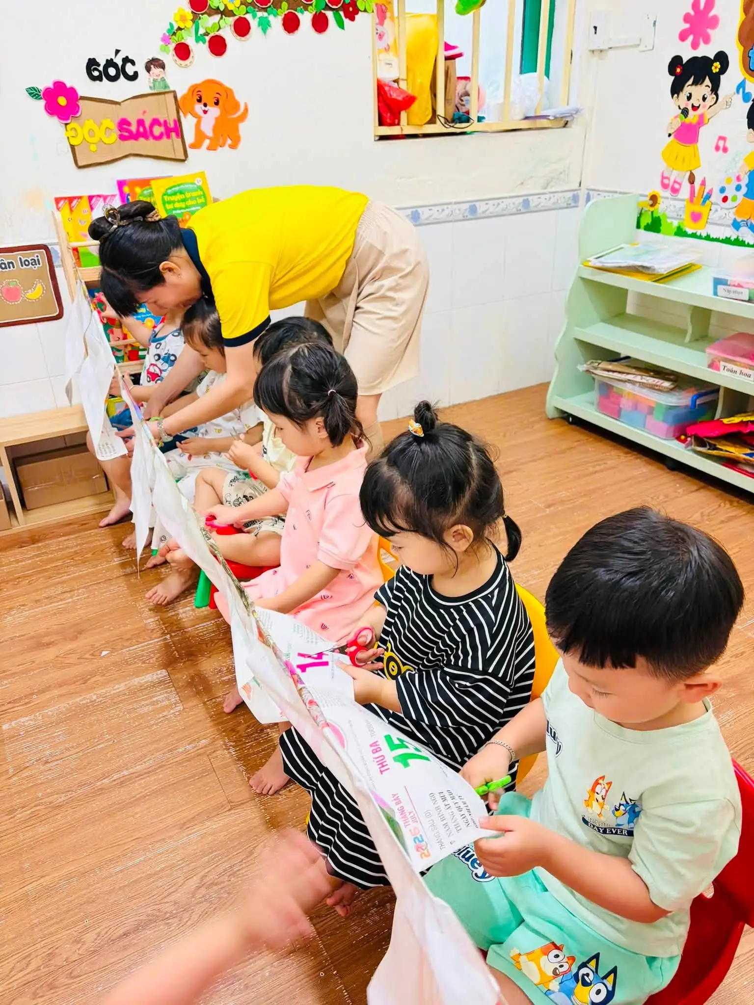 TRƯỜNG MẦM MĂT TRỜI BÉ CON